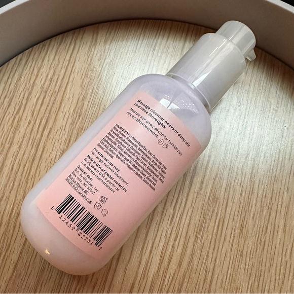 Glossier Milky Jelly Cleanser - Picture 2 of 3